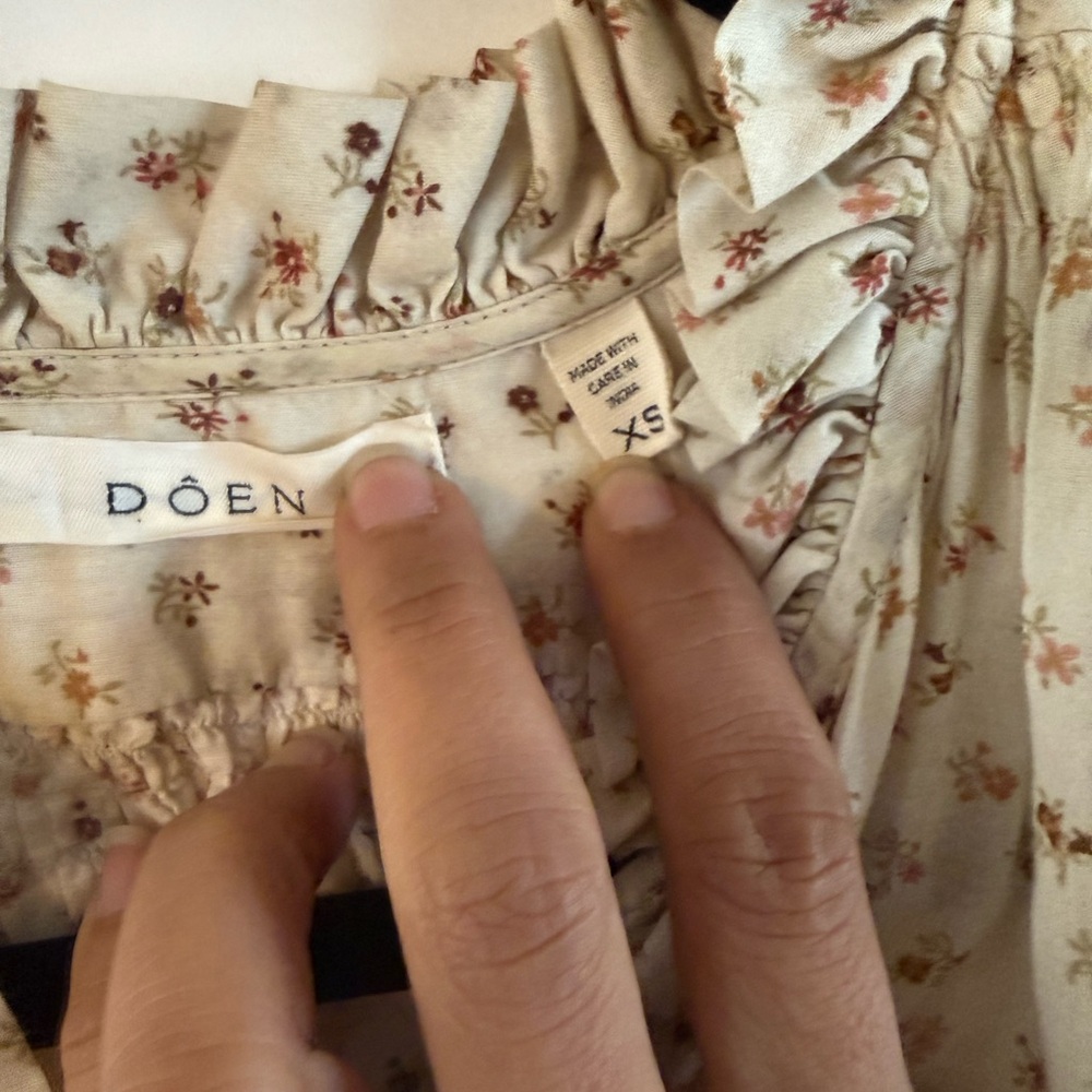 Doen Rose Top in Cream Parc Monceau - Picture 5 of 9